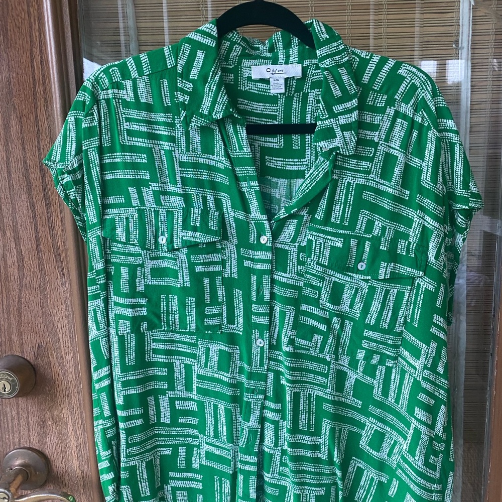 Green Geometric Button-Up Shirt